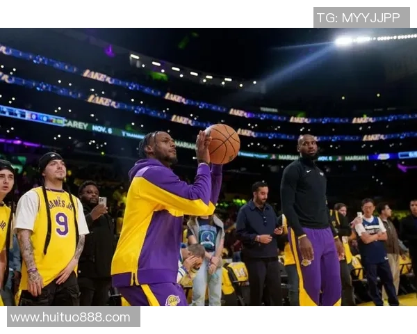 夏季联赛精彩对决骑士与湖人争锋相对展现年轻球员风采