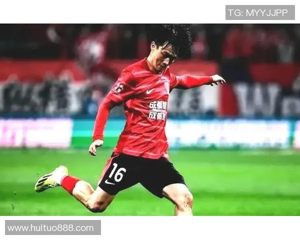 成都足球队配合变革引发热议探索战术创新与团队协作新模式