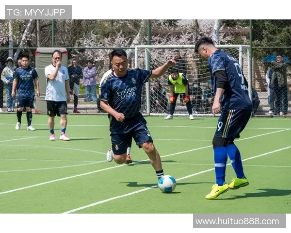 文茨皮尔斯与罗森博格的精彩对决揭示足球战术的魅力与激情